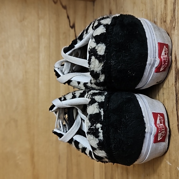 Vans Unisex Old Skool Sherpa Sneakers in Black/Checkerboard - Picture 6 of 9